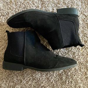 Ankle flat booties